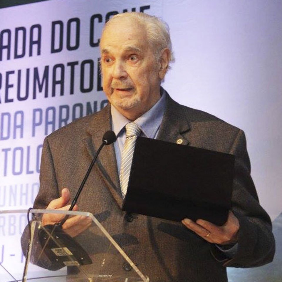 Dr. Roberto Antônio Carneiro