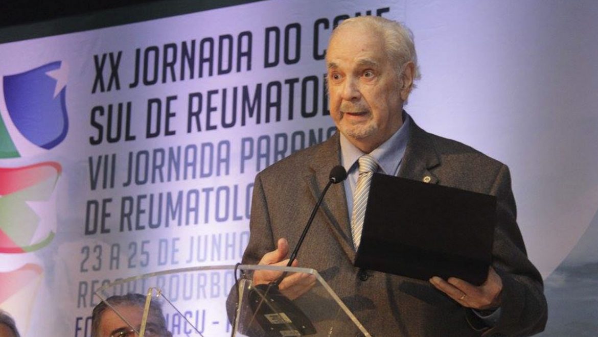Roberto Antônio Carneiro, patrono da Cadeira 25 da ABR
